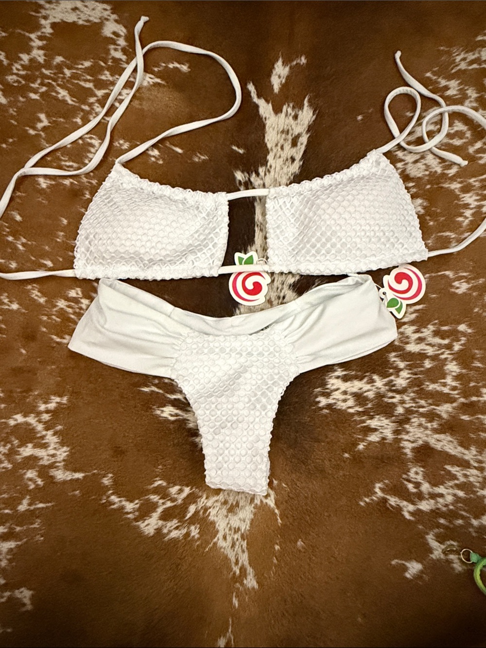Textured White Women's Bikini Set - Tie-Back Top & Cheeky Bottom